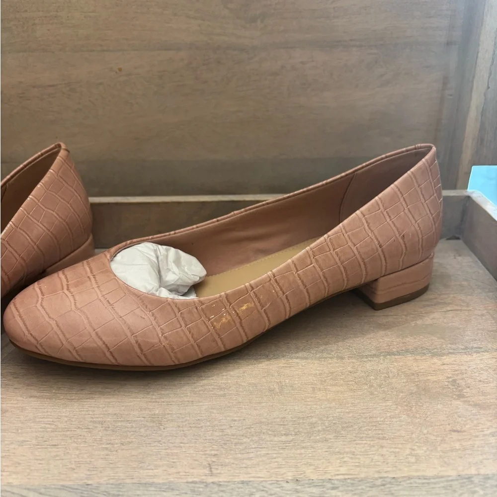 Easy spirit Crocodile-Embossed Pink ball Low Heel Dress Shoes Sz‎ 10m new